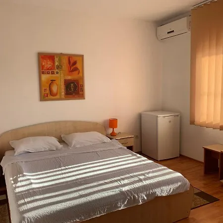 Casa Horia Гостевой дом Костинешти